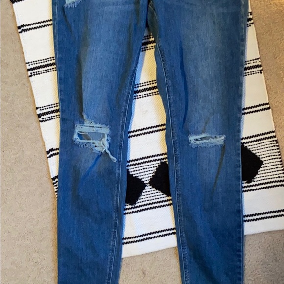 Old Navy Jeans - Picture 2 of 5